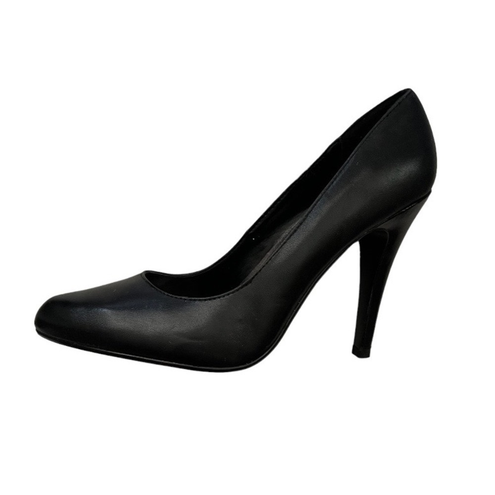 NEW!!! Wild Pair Black Almond Toe Black heels size 7